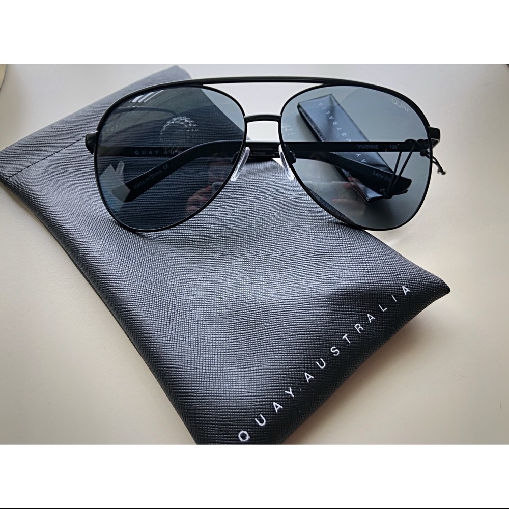 NWT Quay Australia Vivenne Black Aviator Sunglass